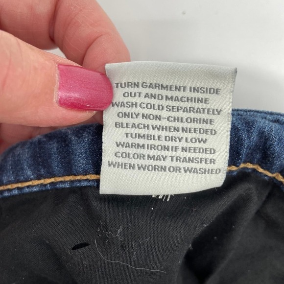 Torrid Jean Shorts Medium Wash Stretch Denim 12 Inch Inseam Women's 26 - Picture 8 of 11